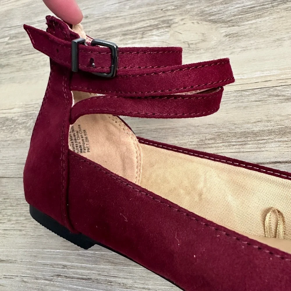 Express Ankle Ballet Flat Shoes Maroon Size 6 NWOT
